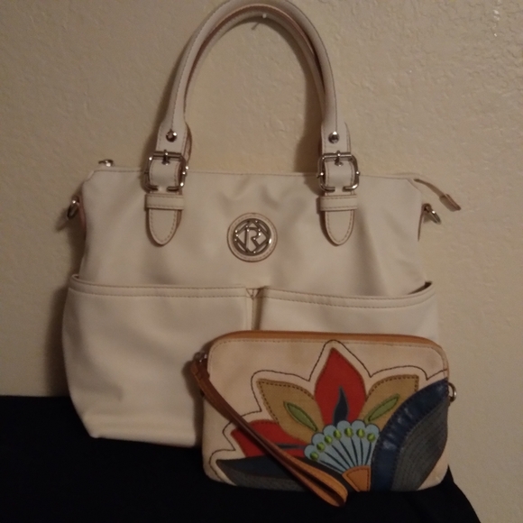 Relic Bags Relic Handbag And Wristlet Poshmark